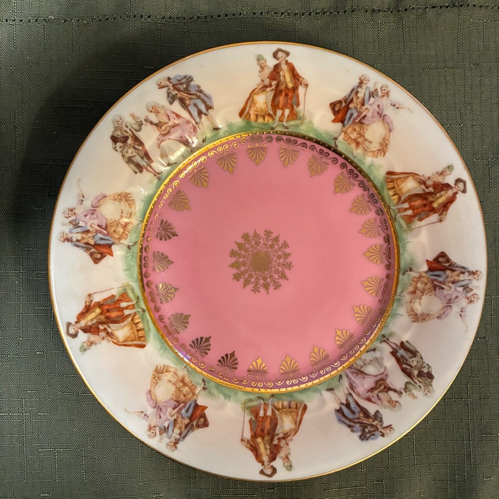 JWK Decor Carlsbad Courting Couples Vintage Decorative Plate